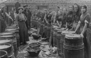 Herring girls in Berwick-upon-Tweed. Image from Berwick Record Office.